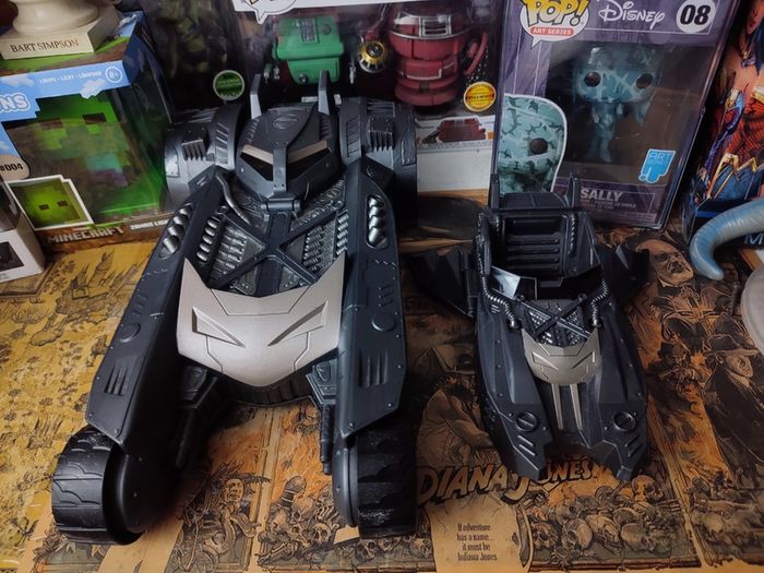Batmobile 2 in 1 Vehicle ! Batman The Caped Crusader ! 2020 !