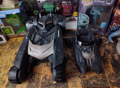 Batmobile 2 in 1 Vehicle ! Batman The Caped Crusader ! 2020 !