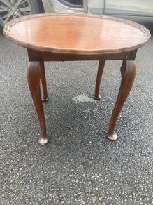 Queen Ann style mahogany coffee table