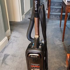 Shark Vacuum Cleaner, AX950UK