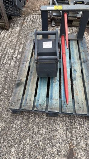 Avant backhoe 260/mini digger 150 bucket 250 mm