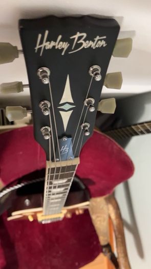 electric guitar