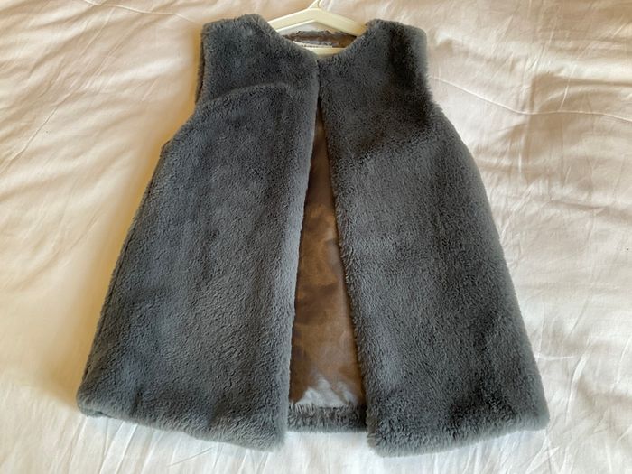 Girls gorgeous grey faux fur gilet 8 9 10