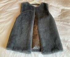 Girls gorgeous grey faux fur gilet 8 9 10