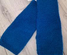 fingerless gloves
