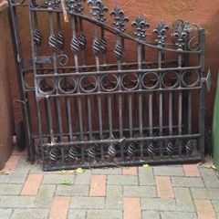 cast iron gates. Each gate 107cm wide and 120cm in height