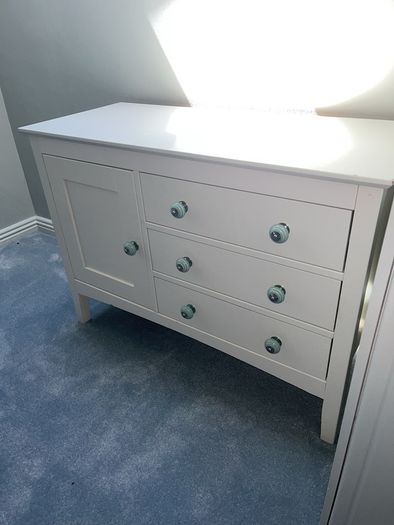 White drawers chest bedroom unit