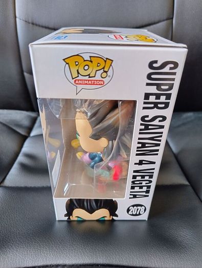 Funko Pop! Dragon Ball GT Super Saiyan Vegeta 4 Flocked Glow in the Dark Limited Chase Figure + Protector