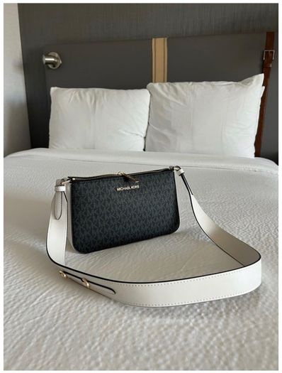 Perfect gift Michael Kors bag with ALL brand NEW accessories