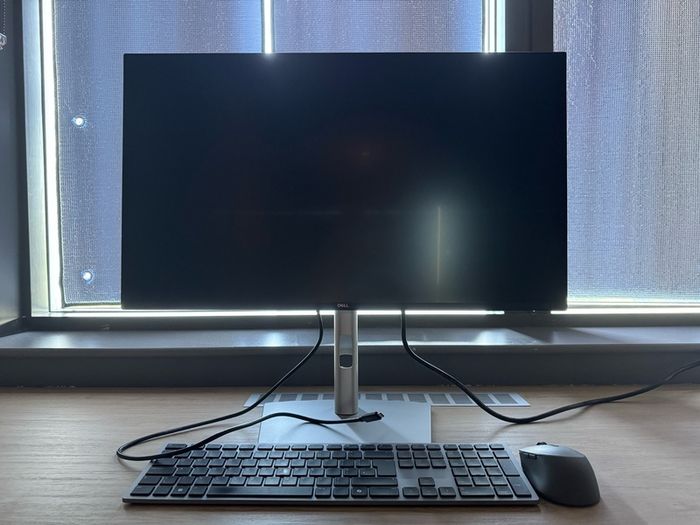 Dell 27 inch 4K USB C Monitor and Keyboard Mouse