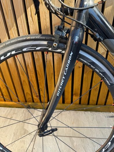 Specialized Allez, Full Shimano 105 11-Speed, Fulcrum Wheels, Carbon Fork