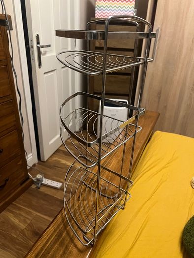 Corner shelf
