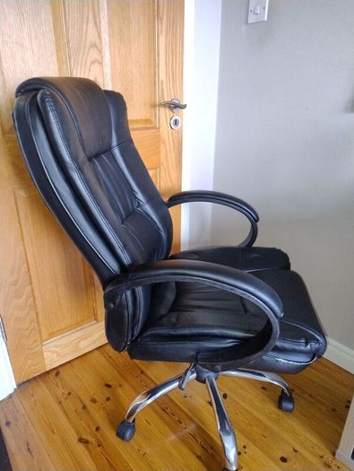 swivel chair (ideal for gaming)