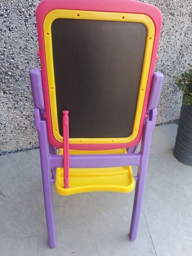 Kids Crayola easel set white/ black board
