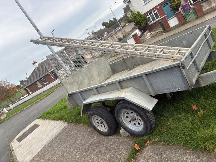 Trailer 4 wheel mint