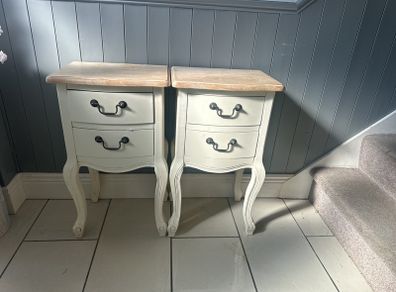 2 side tables