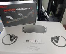 Oculus Rift VR headset + VR gunstock