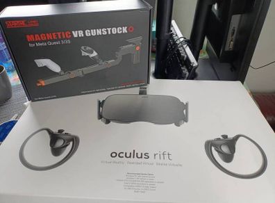 Oculus Rift VR headset + VR gunstock