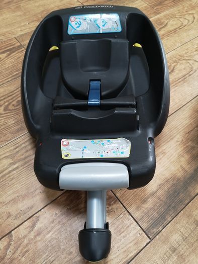 Maxi-Cosi Car Seat and Base