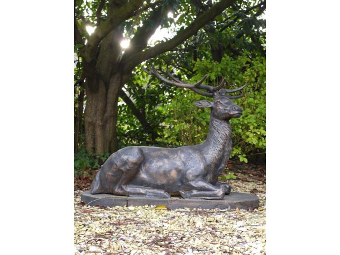 Laying Stag D699