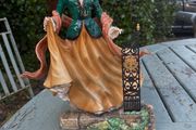 Jane Eyre figurine