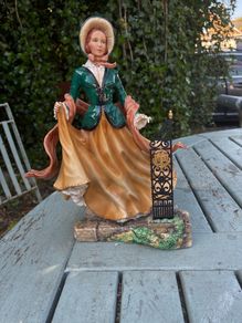 Jane Eyre figurine