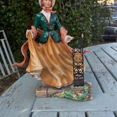 Jane Eyre figurine