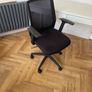 office chair and desk Image 3
