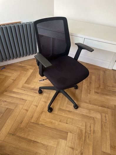 office chair and desk