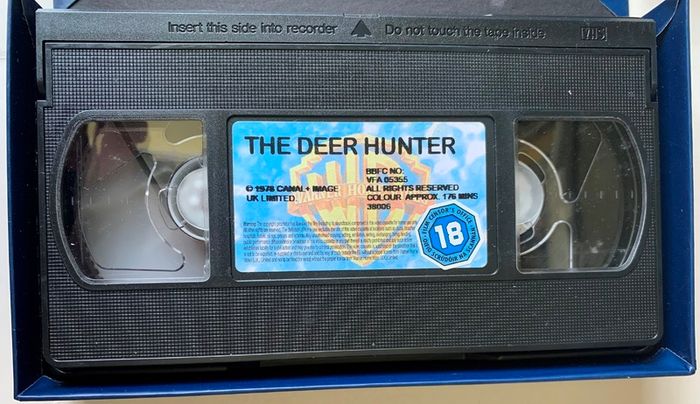 The Deer Hunter (Michael Cimino Film) [1978] Robert De Niro, Christopher Walken, John Savage, John Cazale, Meryl Streep & George Dzundza (PAL VHS Cassette Movie)