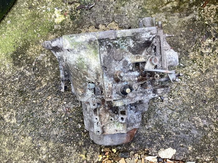 Gearbox for Reconditioned. Citroen Berlingo, Peugeot Partner, 1.6HDi Diesel Engine, with 5 speed gearbox (Suits 2010 - 2018 Models.)