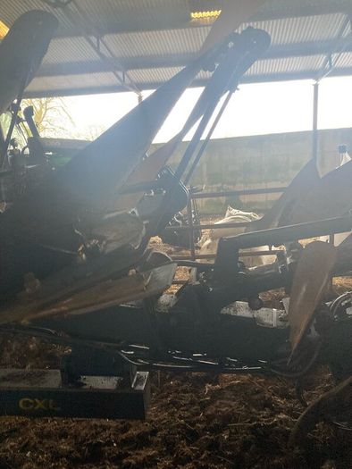 Overum 7 Furrow plough