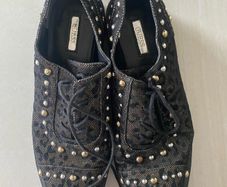 Guess shoes 7UK