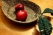 Woven apple-shaped fruit basket - excellent condition
