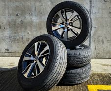 Genuine Toyota RAV4, Nissan, Mazda 17" Alloys & Tyres