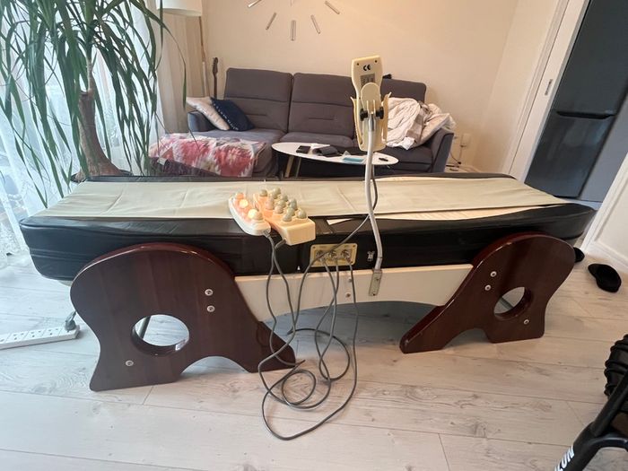 Massage bed - Heated with rolling massage