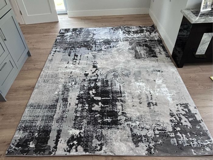Kukoon Rug - Grey distressed