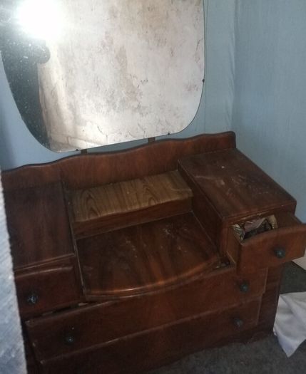 Dressing table