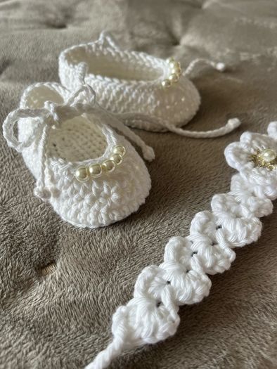 baby shoes and matching headband