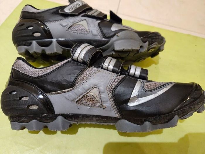 cycling shoes