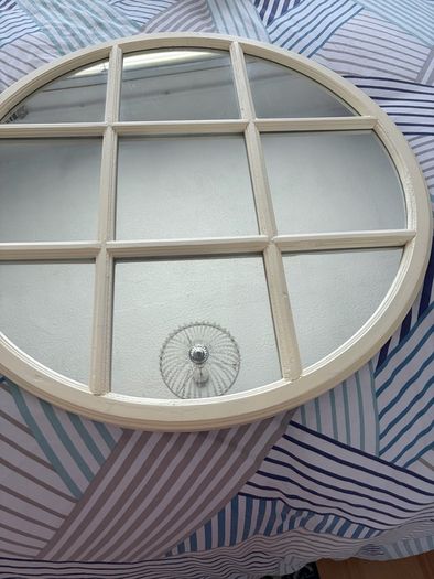 round mirror