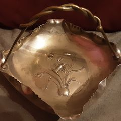 vintage/antique collectable basket, tub c