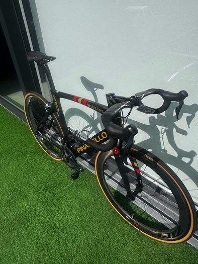 Pinarello Dogma F10 - Zipp Firecrest 404