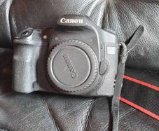 canon  50 d  body only battery included