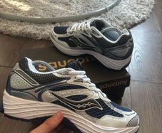Saucony Pro Grid Omni 9 Navy