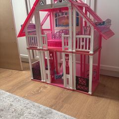Barbie Dream House
