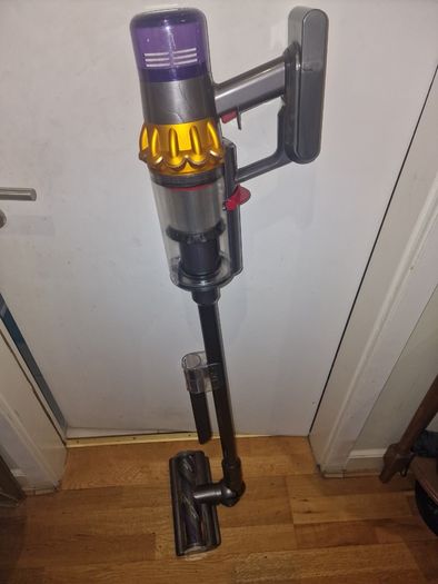 Dyson V15 Absolute
