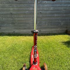 Red Micro mini scooter