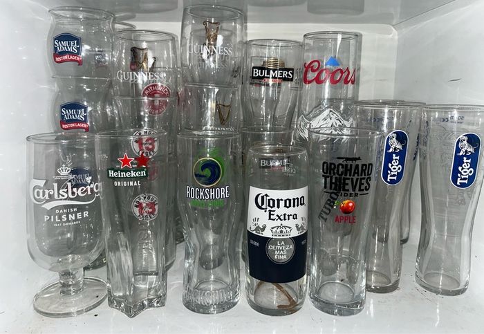 Samuel Adams Boston Lager Beer Pint Glass bulmers Tiger beer Official Pint Glass guinness coors  hop house 13 Heineken Carlsberg smithwicks orchard thieves Rockshore cider Galway hooker tuborg corona