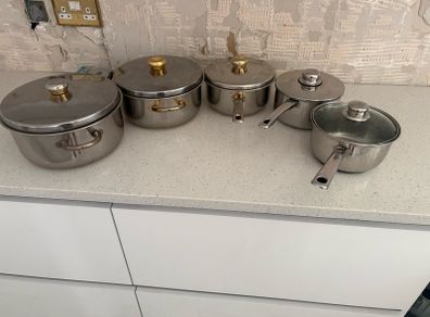set of cooking pots